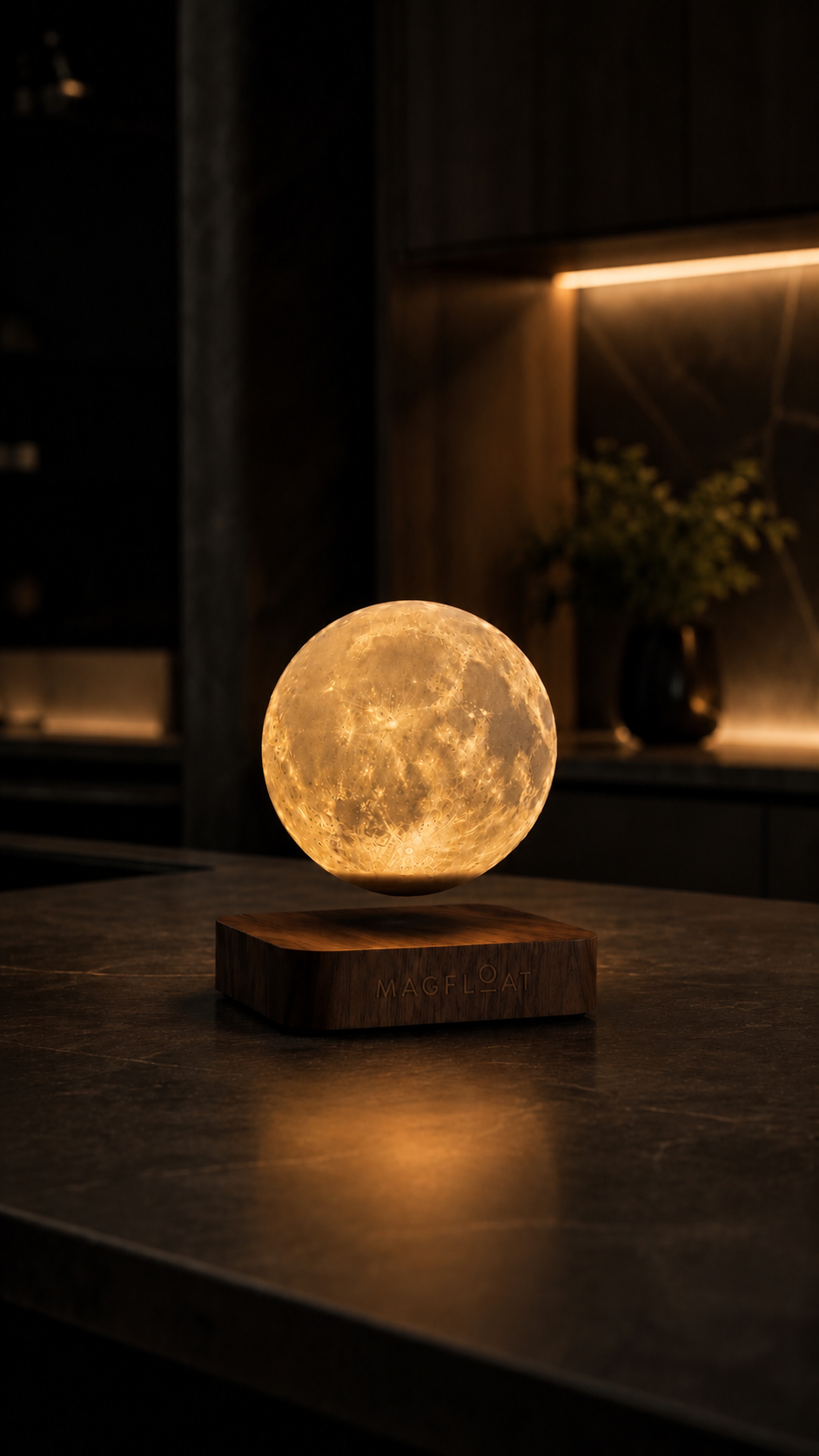 MAGFLOAT Moon